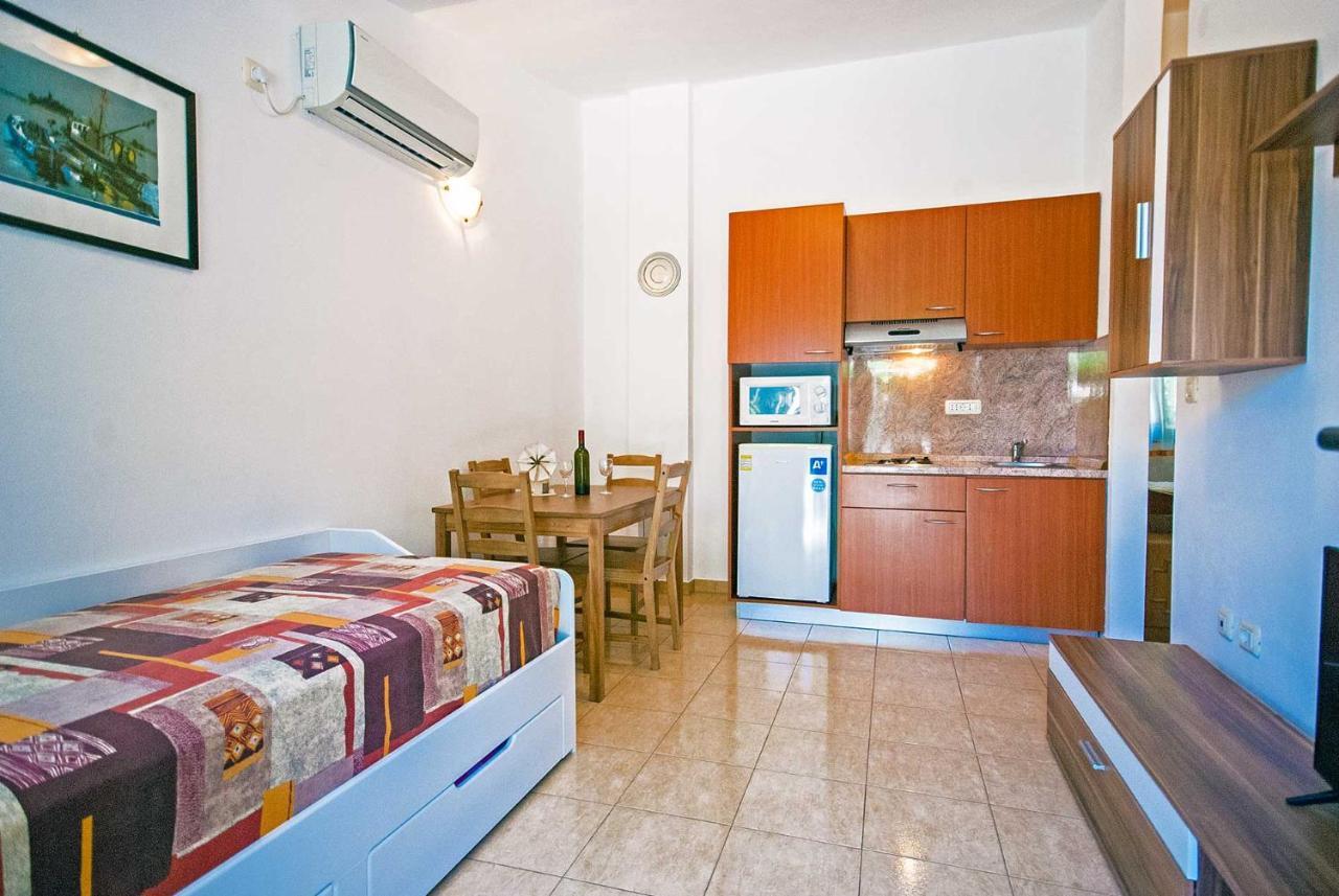 Apartman Kirac Помер Экстерьер фото